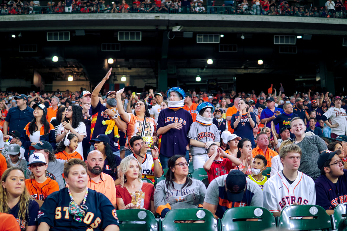 Astros super fan from the UK visits Houston, attends game