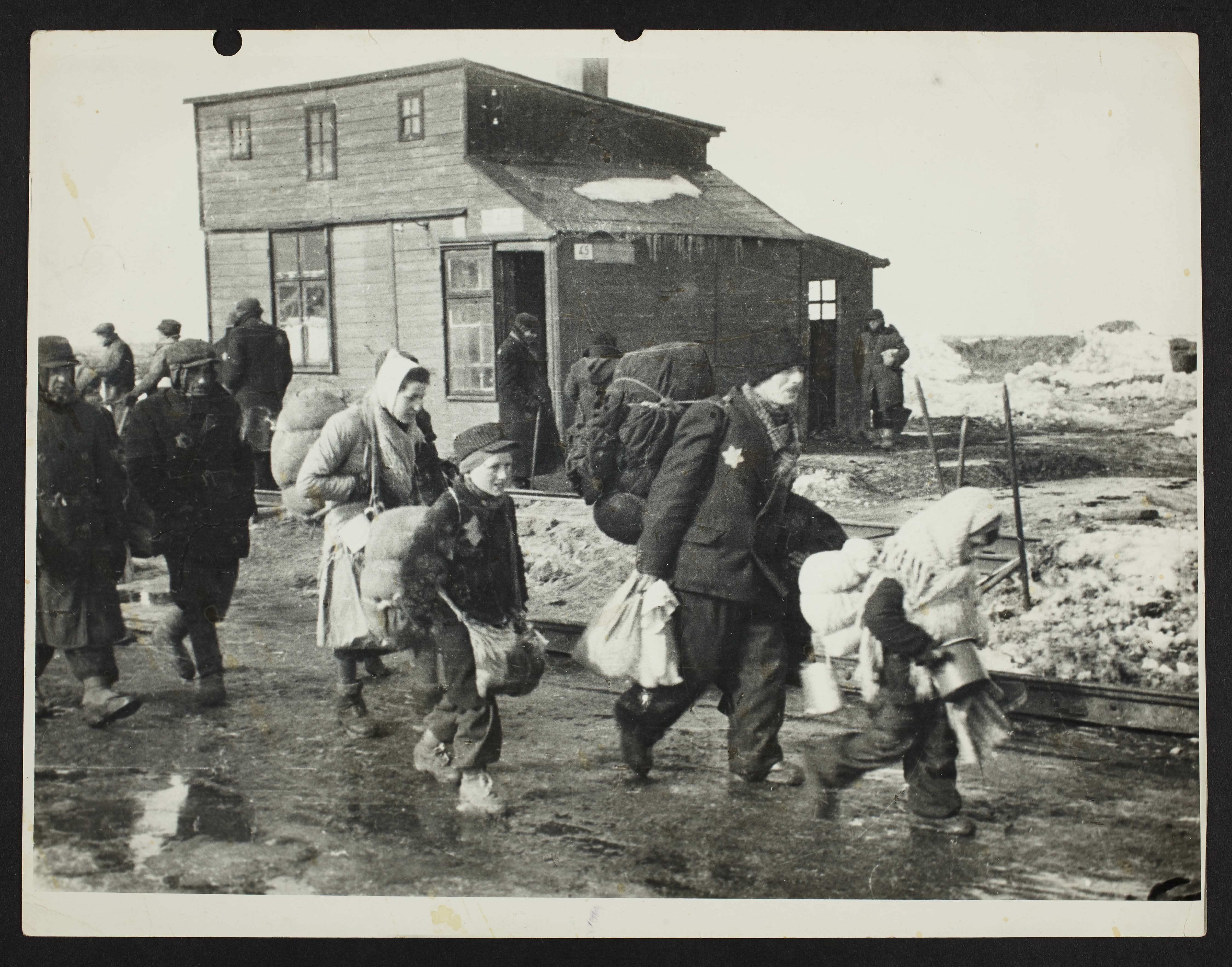 Депортация 1941. Лодзинское гетто депортация.