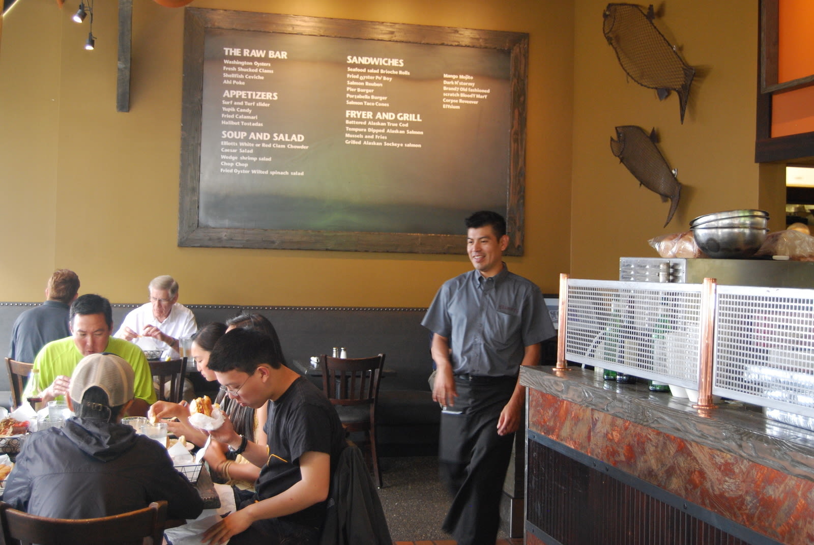 Inside Elliott's Seafood Cafe Seattle Met