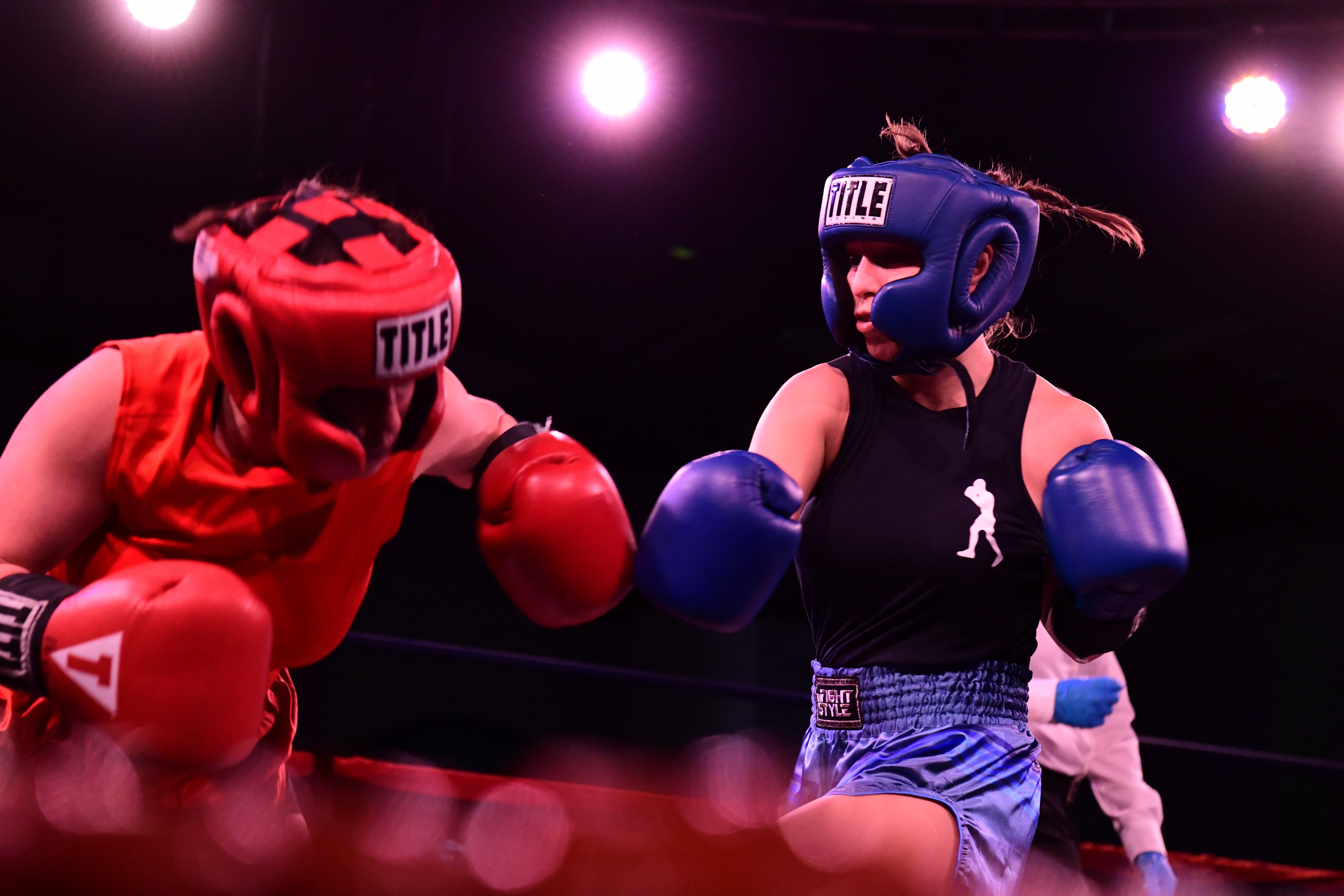 Boxing night 18. Мадрим джон раджаб. Кухонный боксёр 6 букв. Вечер бокса. Boxing night.