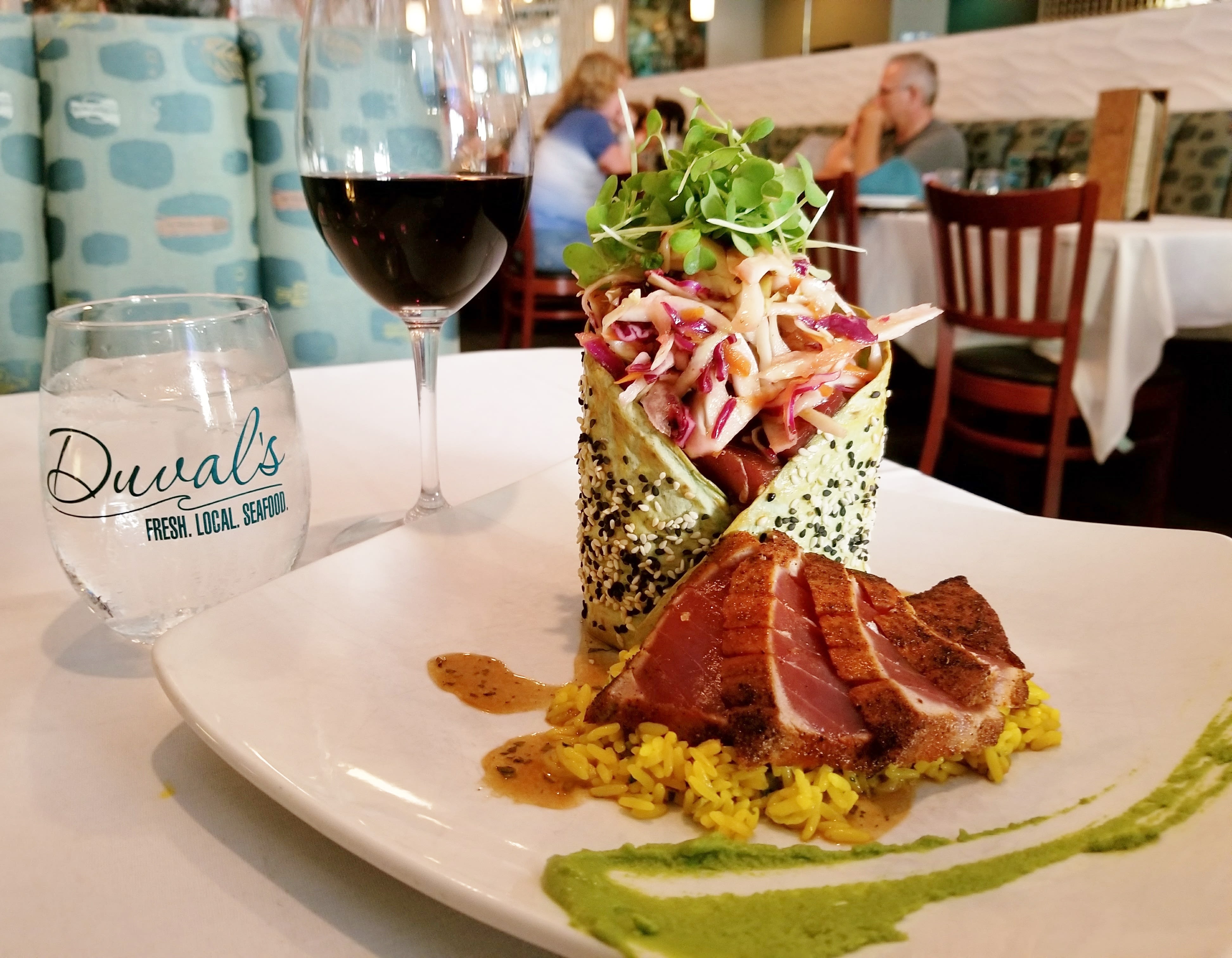 Sarasota: Culinary paradise with fresh seafood, eclectic cuisine, innovative dining.