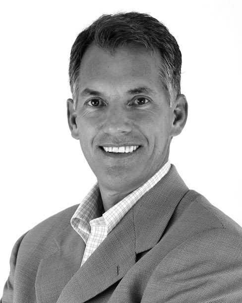 Steve hall head shot 2 pd8uer