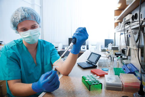 Doctor with syringe fdsxwz