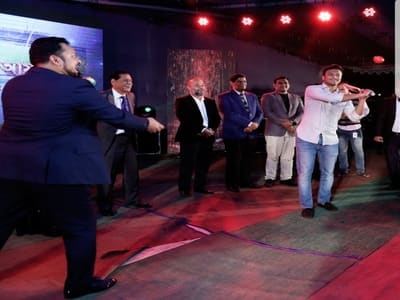 Moment of Fun- Dr. Kamrul, Shakib Al Hasan, Dr. Enamur Rahman, MP; State Minister-Ministry of Relief and Disaster,  Benzir Ahmed, MP, President BAIRA.