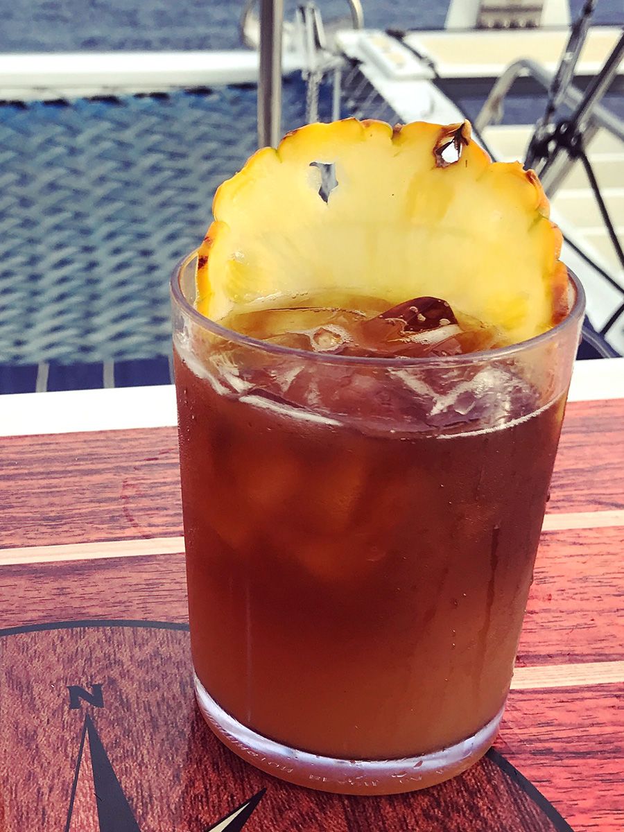 gallery4 mai tai in maui on a boat