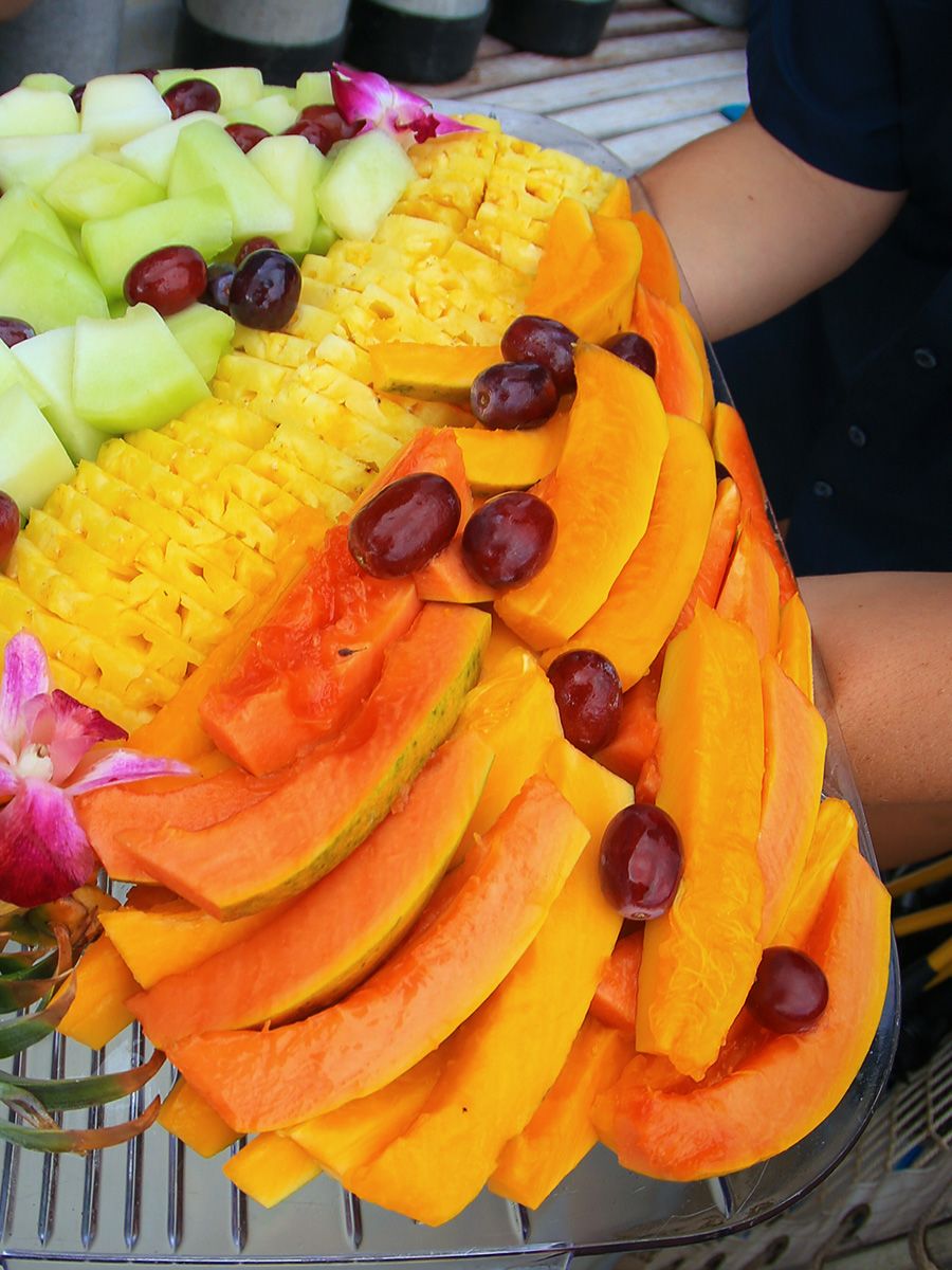 gallery6 fresh fruit platter with papaya and pineapple