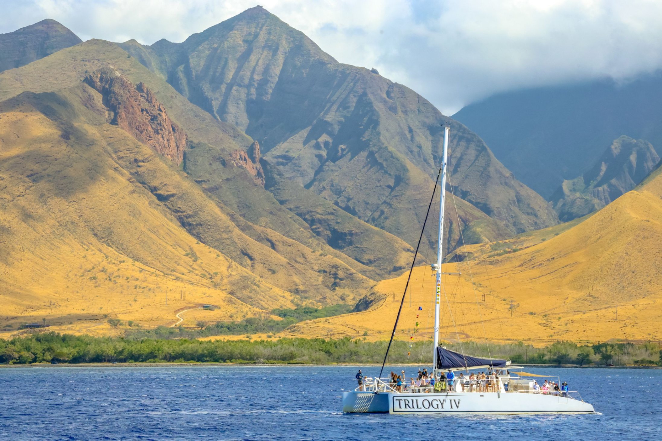 luxury sailing west maui