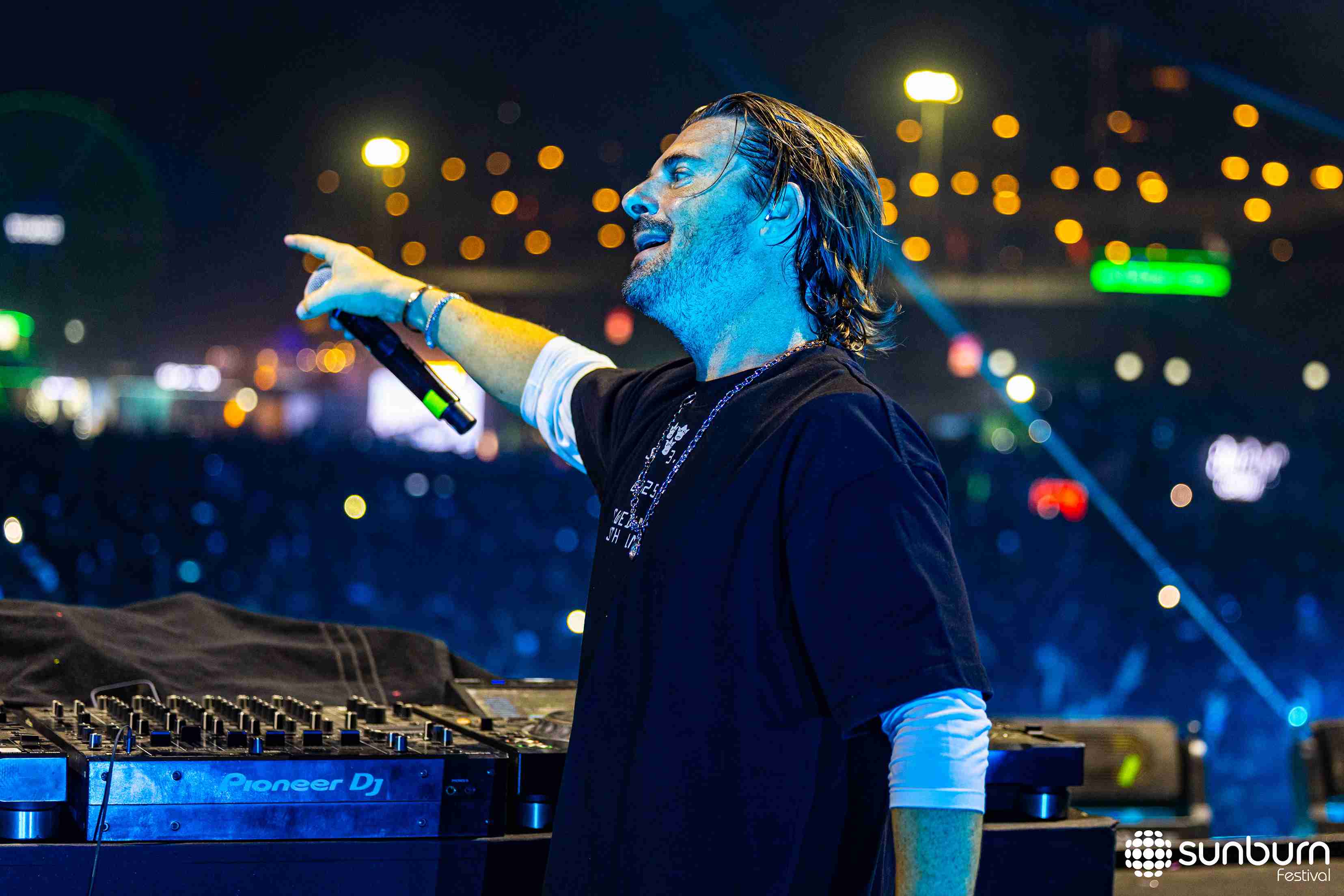 Sunburn Festival Ft. The Chainsmokers image 5