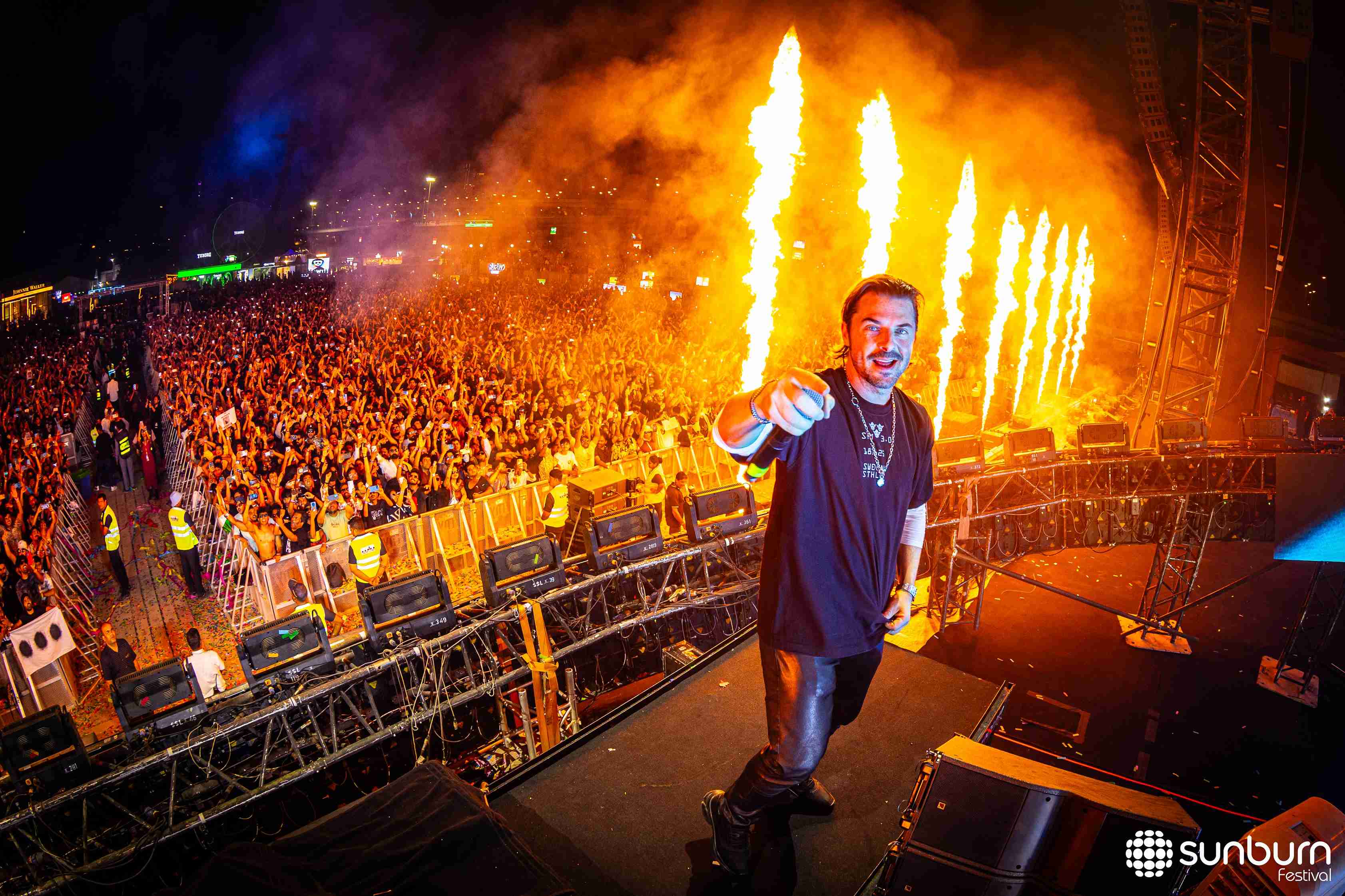 Sunburn Festival Ft. The Chainsmokers image 4