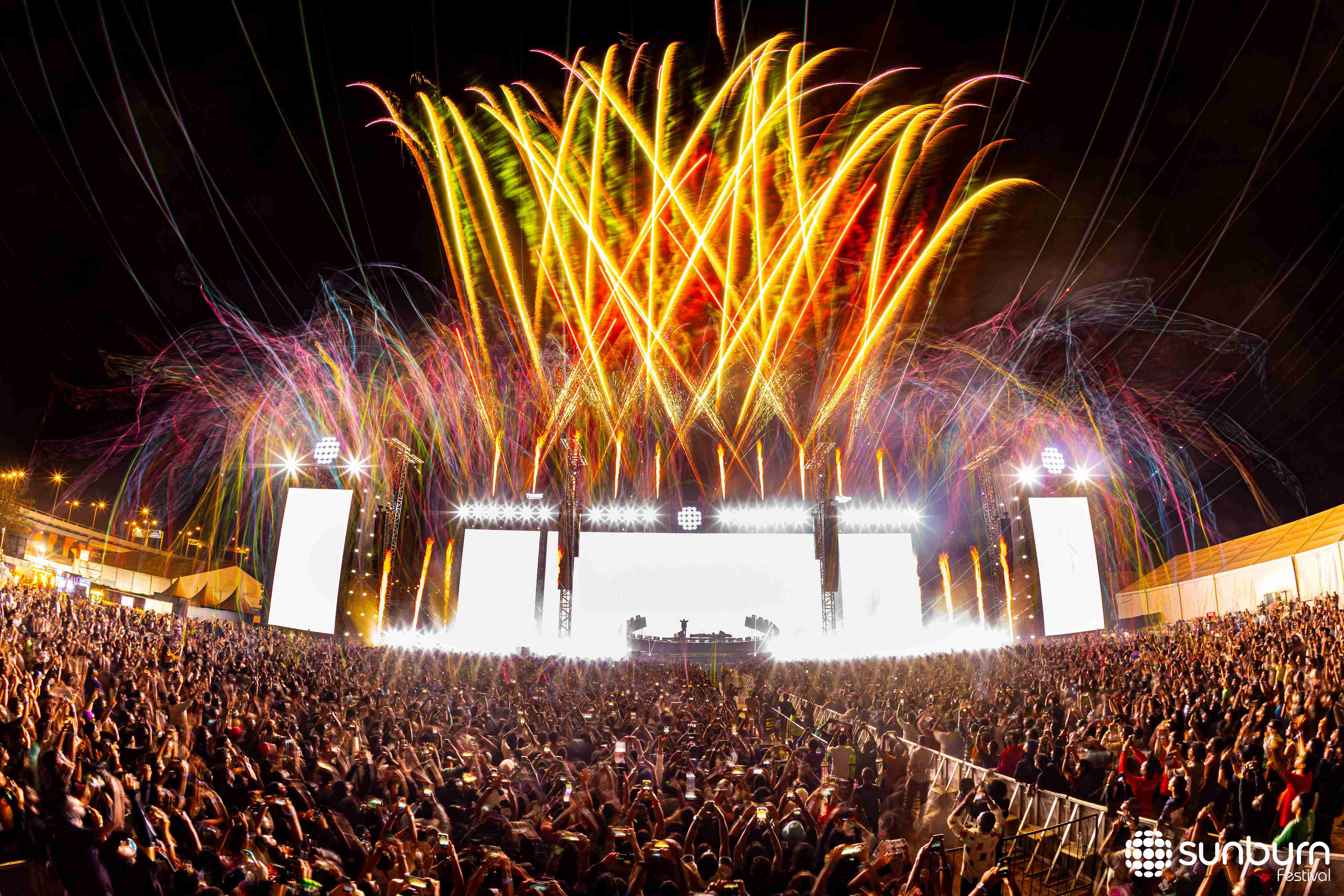 Sunburn Festival Ft. The Chainsmokers gallery image 4