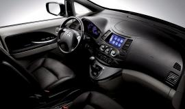 Фото Mitsubishi Grandis 2.0 DI-D AT, Mitsubishi Grandis 2.0 DI-D MT, Mitsubishi Grandis 2.4 AT