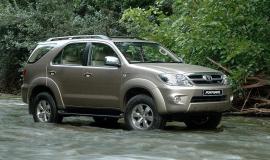 Фото Toyota Fortuner 2.7 AT, Toyota Fortuner 2.7 MT, Toyota Fortuner 3.0 D AT