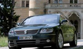 Фото Volkswagen Phaeton 3.0 TDI 233hp 4motion AT (с 2002 по 2010 годы), Volkswagen Phaeton 3.0 TDI 240hp 4motion AT (с 2002 по 2010 годы), Volkswagen Phaeton 3.0 TDI AT (с 2002 по 2010 годы), Volkswagen Phaeton 3.2 4 seats AT (с 2002 по 2010 годы), Volkswagen Phaeton 3.2 5seats AT (с 2002 по 2010 годы), Volkswagen Phaeton 3.2 Long AT (с 2002 по 2010 годы), Volkswagen Phaeton 3.6 4motion 4seats AT (с 2002 по 2010 годы), Volkswagen Phaeton 3.6 4motion 5seats AT (с 2002 по 2010 годы), Volkswagen Phaeton 4.2 4motion AT (с 2002 по 2010 годы), Volkswagen Phaeton 4.2 4motion Long AT (с 2002 по 2010 годы), Volkswagen Phaeton 4.2 AT (с 2002 по 2010 годы), Volkswagen Phaeton 4.2 Long AT (с 2002 по 2010 годы), Volkswagen Phaeton 5.0 TDI AT (с 2002 по 2010 годы), Volkswagen Phaeton 6.0 420hp 4motion AT (с 2002 по 2010 годы), Volkswagen Phaeton 6.0 420hp 4motion Long AT (с 2002 по 2010 годы), Volkswagen Phaeton 6.0 450hp 4motion AT (с 2002 по 2010 годы), Volkswagen Phaeton 6.0 450hp 4motion Long AT (с 2002 по 2010 годы), Volkswagen Phaeton 6.0 450hp AT (с 2002 по 2010 годы), Volkswagen Phaeton 6.0 450hp Long AT (с 2002 по 2010 годы)