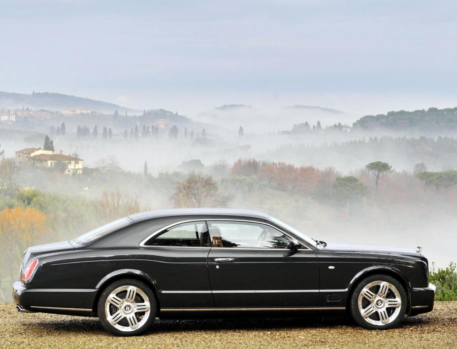 Фото Bentley Brooklands 6.8 AT