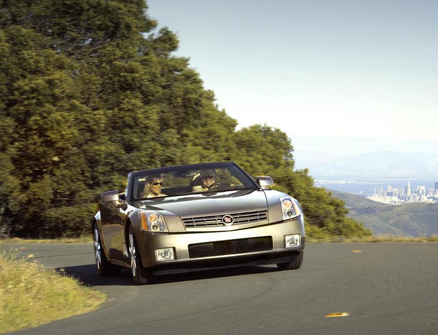 Фото Cadillac XLR 4.6 i V8 32V