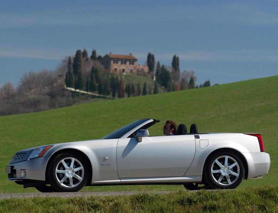 Фото Cadillac XLR 4.6 i V8 32V