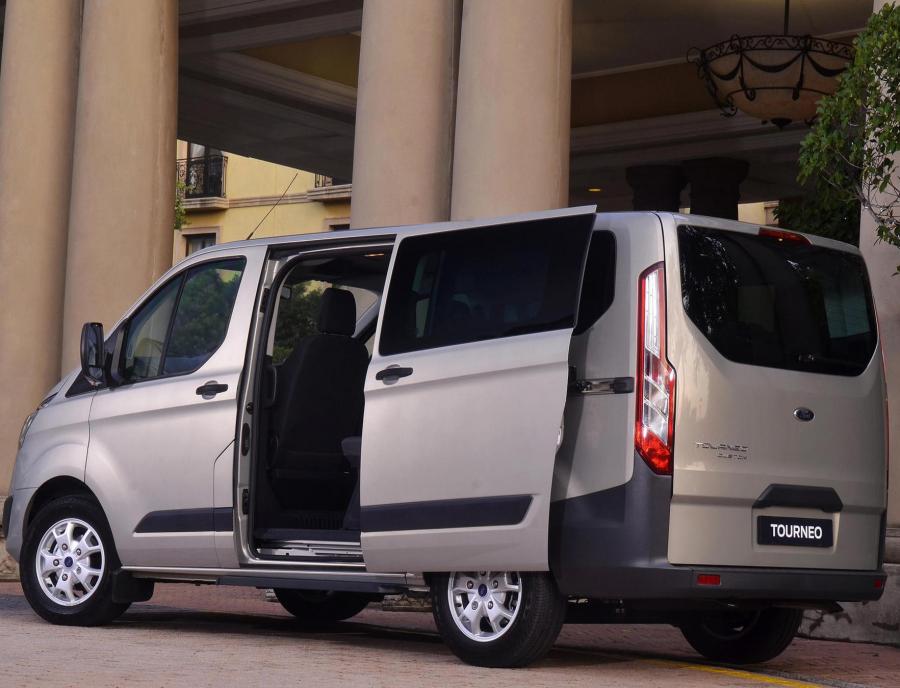Ford Tourneo Custom 2013