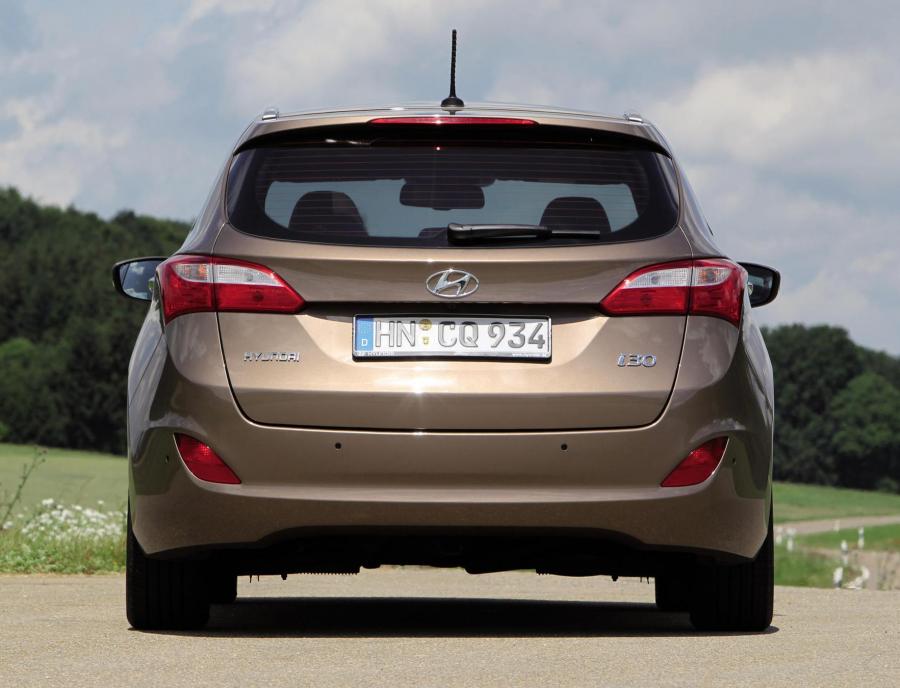 Фото Hyundai i30 1.6 MT