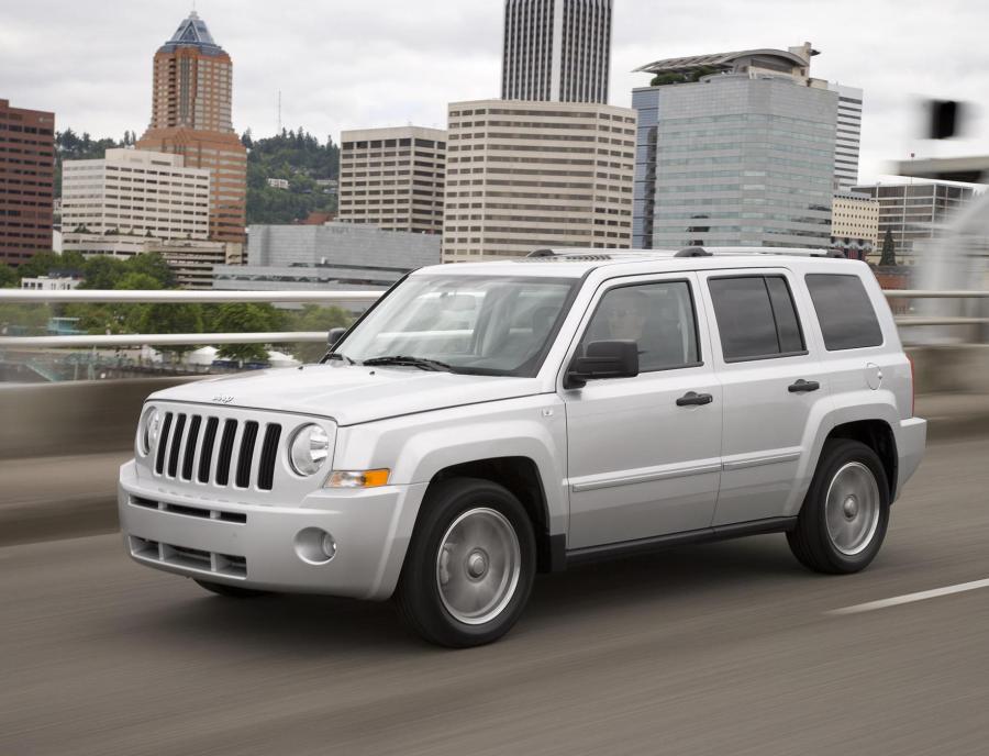 Фото Jeep Liberty 2.0 CRD MT, Jeep Liberty 2.4 MT