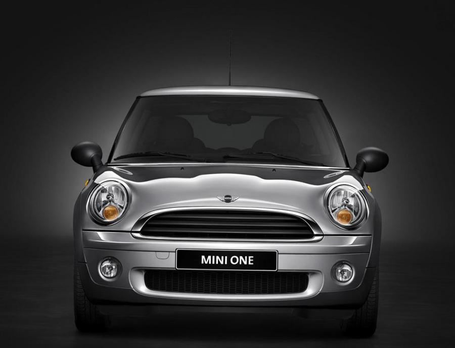 Область мини. Мини Купер 2 местный. Mini one 1.4 2007. Mini Cooper one 1.4. ЗАЗ под мини Купер.