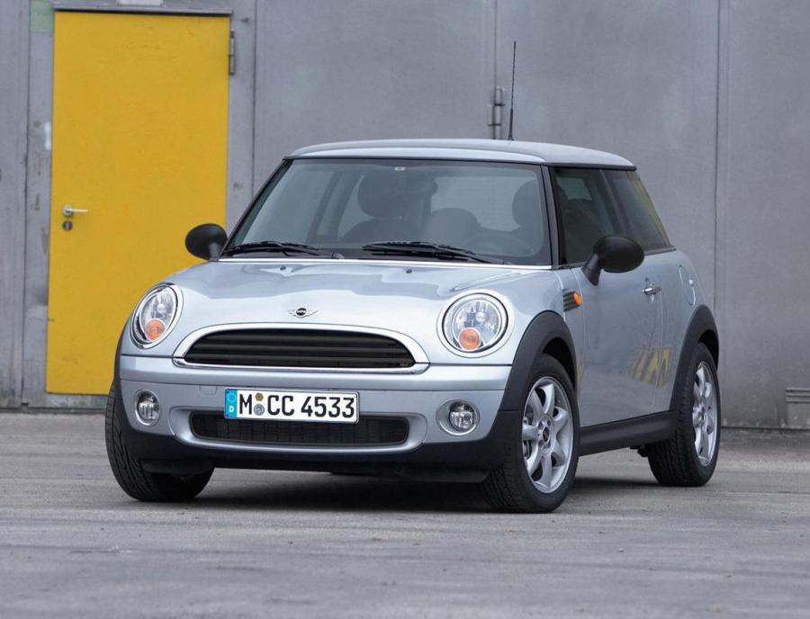 Mini cooper one 2007. Мини купер one 2007 год. Мини купер. Mini 1 6. Мини купер 2003.
