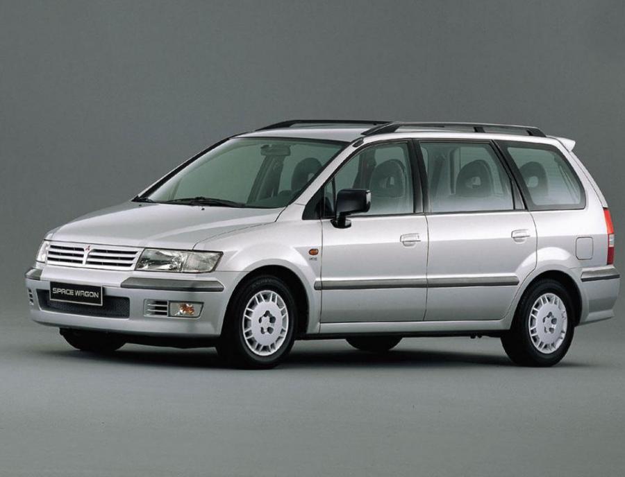 Фото Mitsubishi Space Wagon 2.0 i 16V, Mitsubishi Space Wagon 2.4 GDi 16V 4X4 AT, Mitsubishi Space Wagon 2.4 GDi 16V 4X4 MT, Mitsubishi Space Wagon 2.4 GDi 16V AT, Mitsubishi Space Wagon 2.4 GDi 16V MT, Mitsubishi Space Wagon 2.4 GDi AT, Mitsubishi Space Wagon 2.4 GDi MT, Mitsubishi Space Wagon 3.0 GDi 24V, Mitsubishi Space Wagon 3.0 GDi 24V 4X4