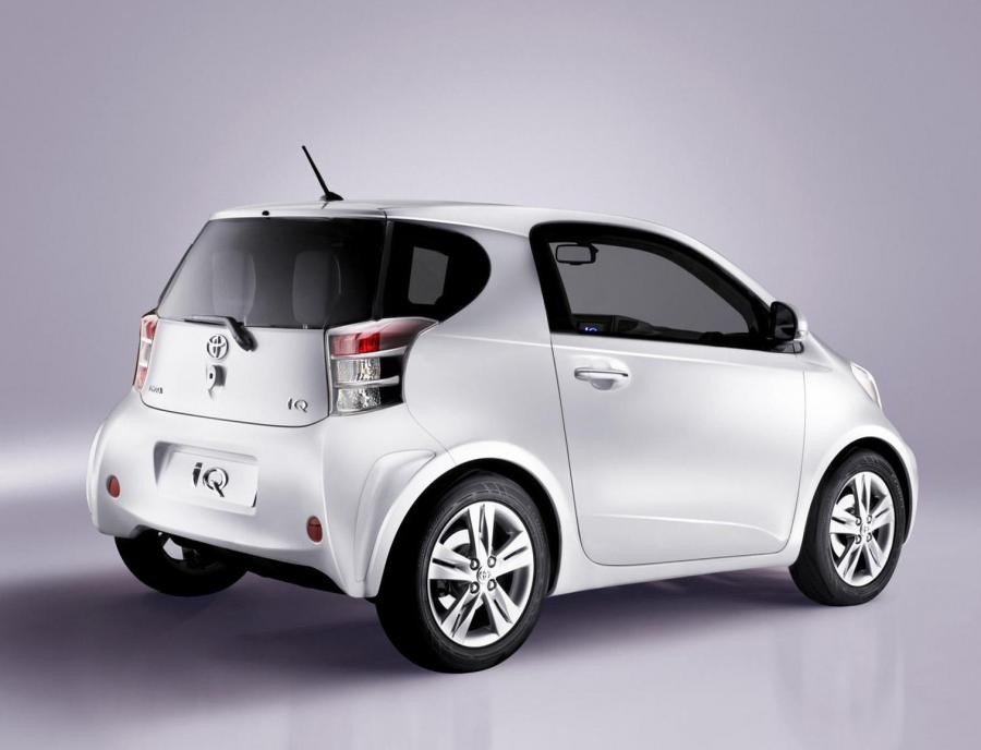 Фото Toyota iQ 1.0 CVT, Toyota iQ 1.0 MT, Toyota iQ 1.33 CVT