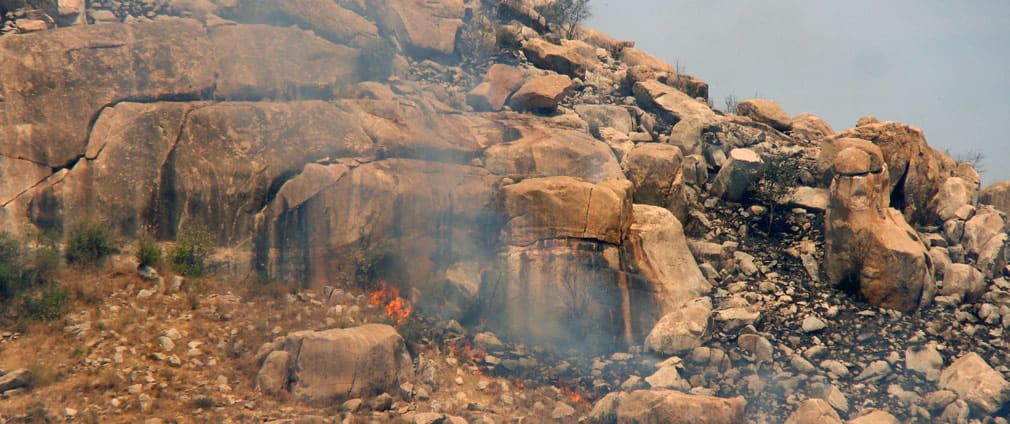 Fire_on_the_Rocks