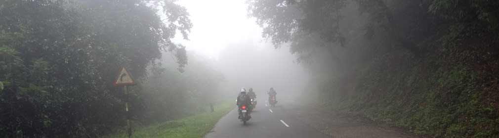Entering_Mist_Zone_Valparai_3