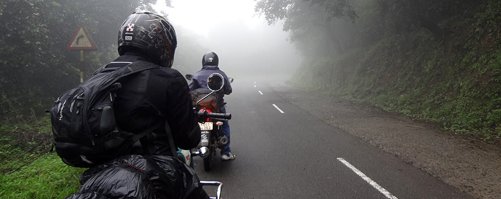 Entering_Mist_Zone_Valparai