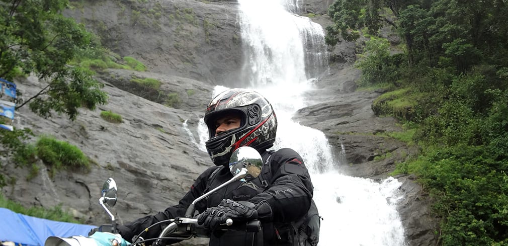 Salman_Classic_500_RE_Waterfalls_Background