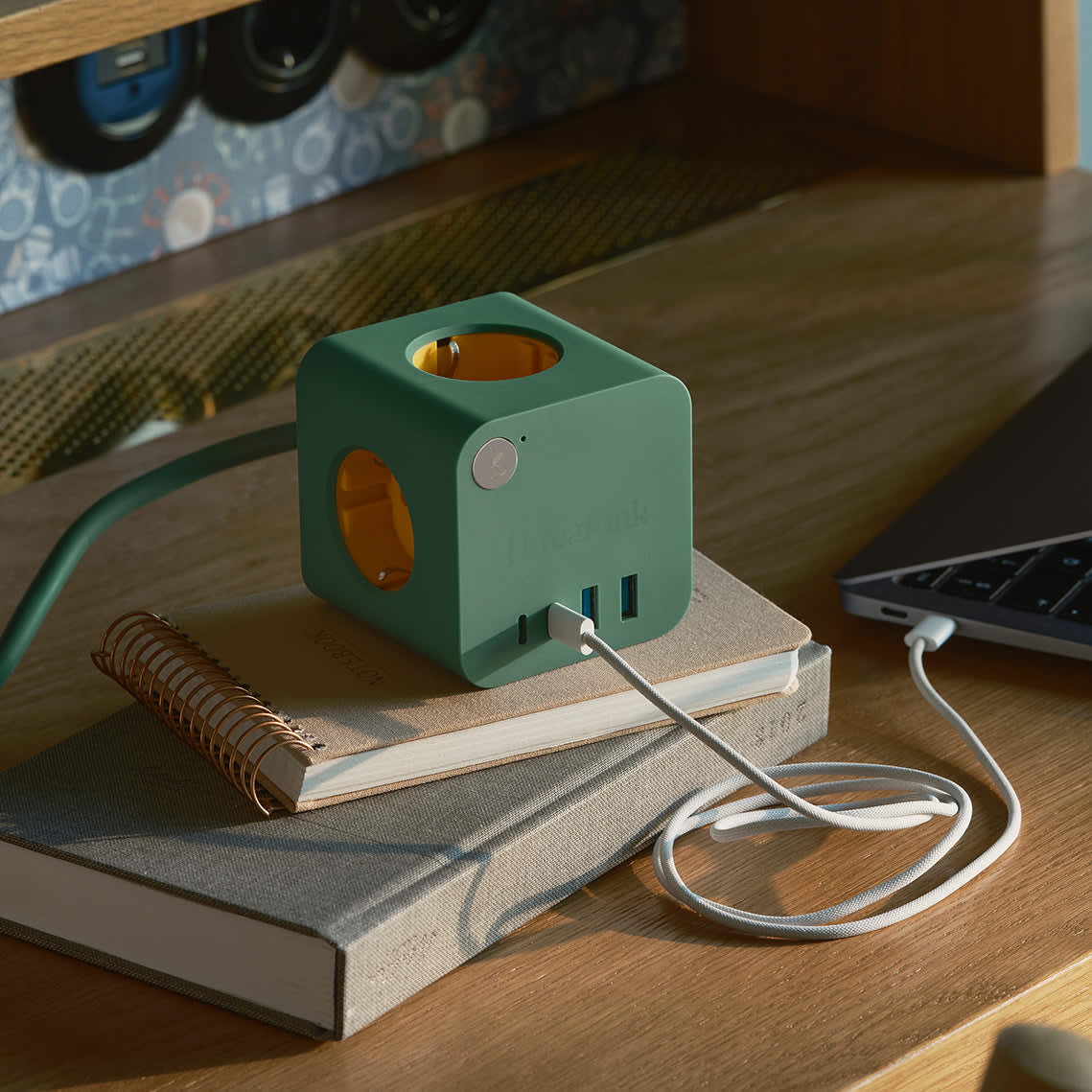 Multiprise Kreafunk Ampie wired avec 3 prises EU, 2 ports USB-A et 2 ports USB-C