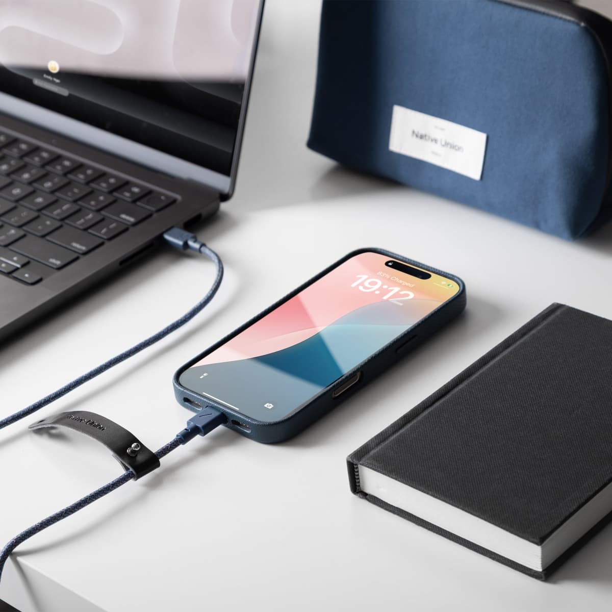 Câble USB-C vers USB-C Native Union Belt Cable de 1,2 m, tressé, avec sangle intégrée