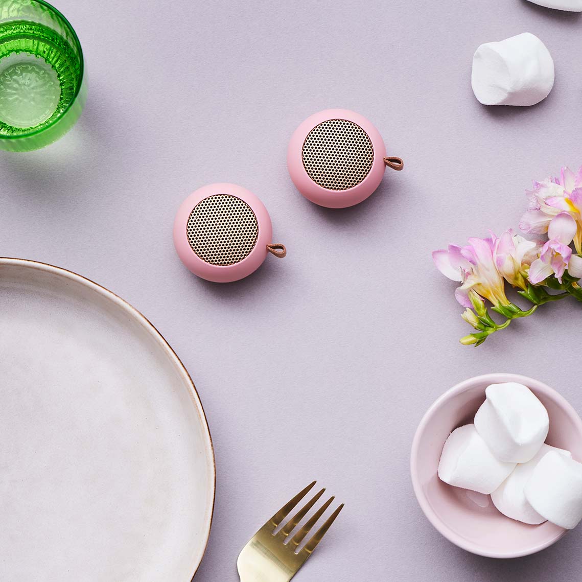 Kreafunk aGO mini Fresh Pink en situation lifestyle