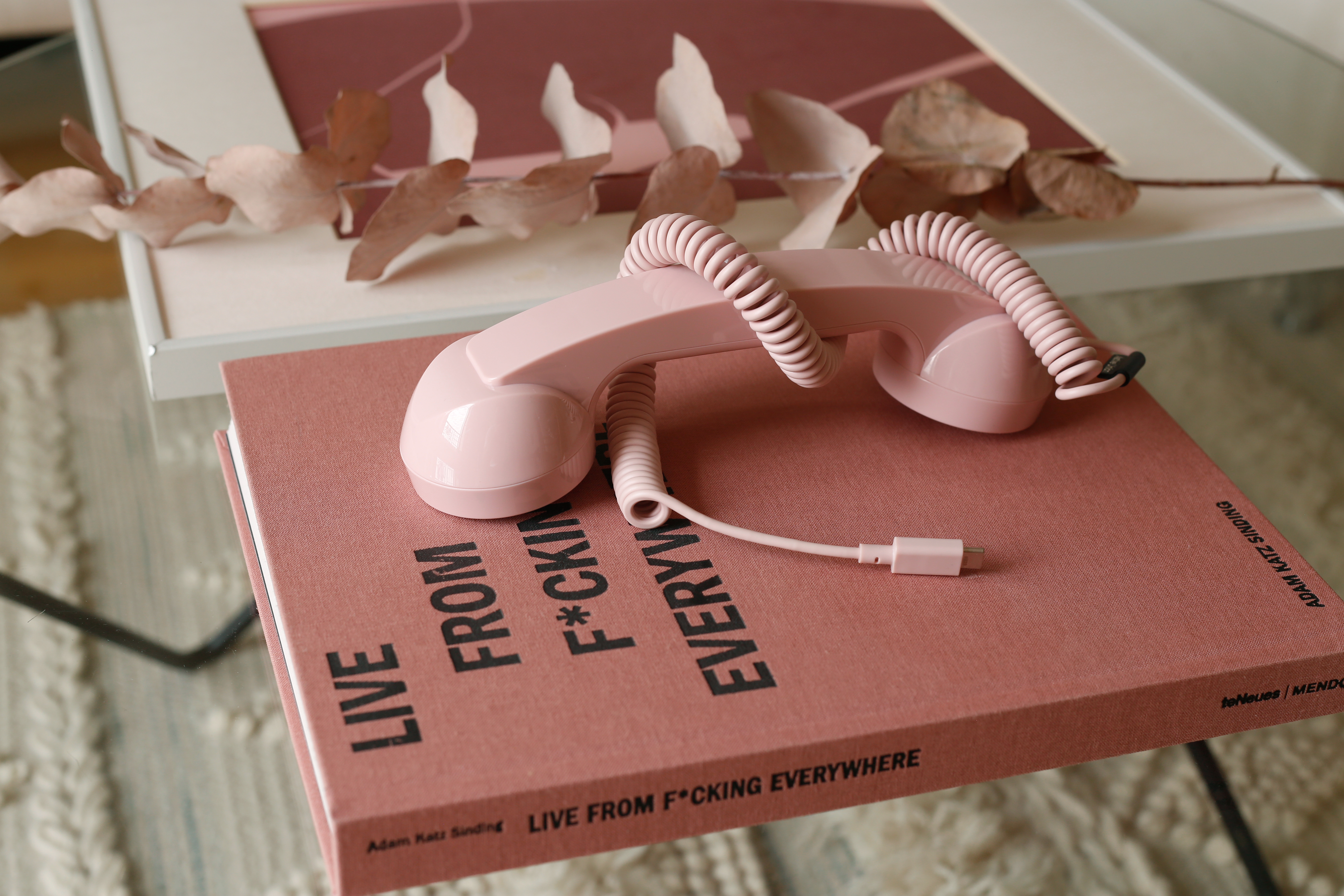 Appel avec le combiné Native Union POP Phone