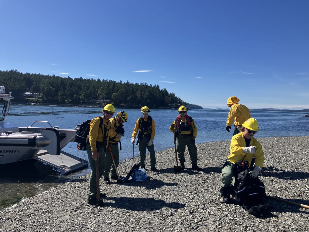 County Sheriffs Boat Crew Transport