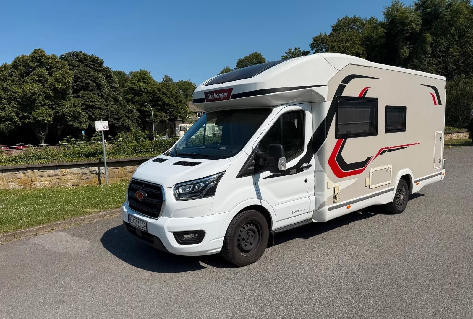 Ford FORD Challenger Graphite Wohnmobil