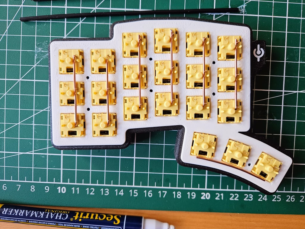 toetsenbord met ongesoldeerde kolommen