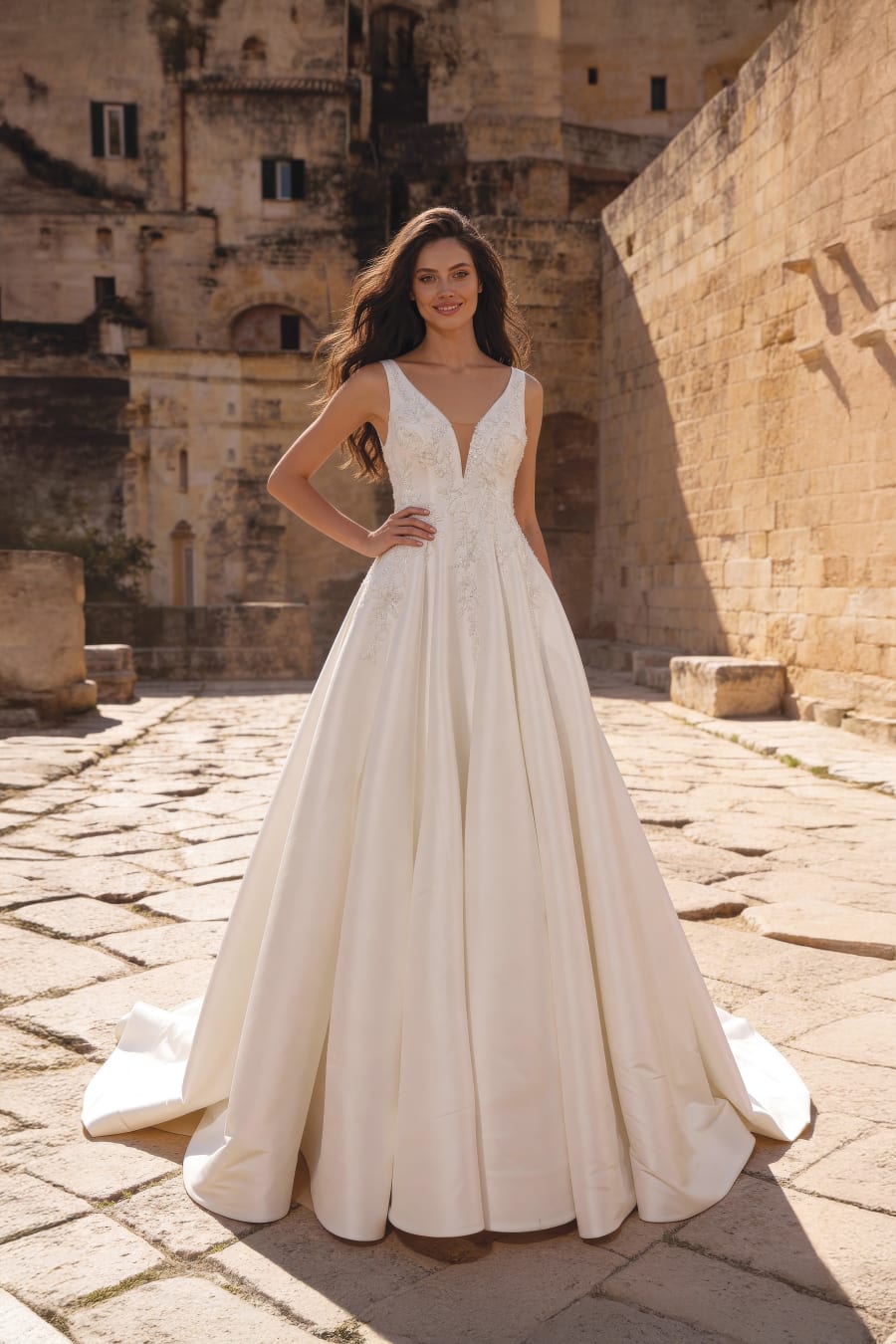 Vestido 8396 da Monica Loretti — Nelita Noivas Lisboa