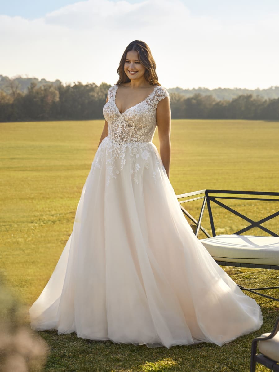 Vestido Astryn da Plus Size — Nelita Noivas Lisboa