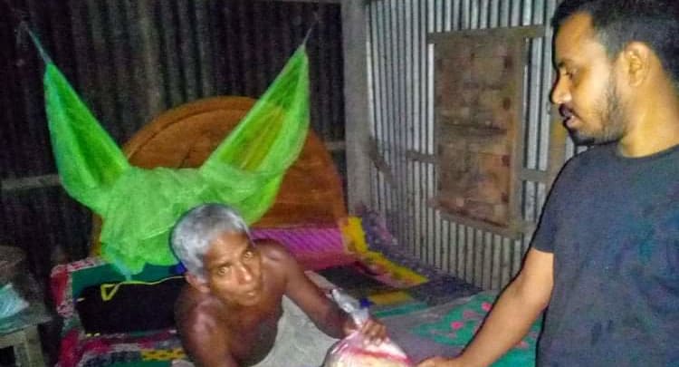 মুক্তাগাছায় সনাতন ধর্মাবলম্বীদের মাঝে বন্ধু সাংস্কৃতিক পরিষদের ঈদ উপহার বিতরণ মুক্তাগাছায় সনাতন ধর্মাবলম্বীদের মাঝে বন্ধু সাংস্কৃতিক পরিষদের ঈদ উপহার বিতরণ