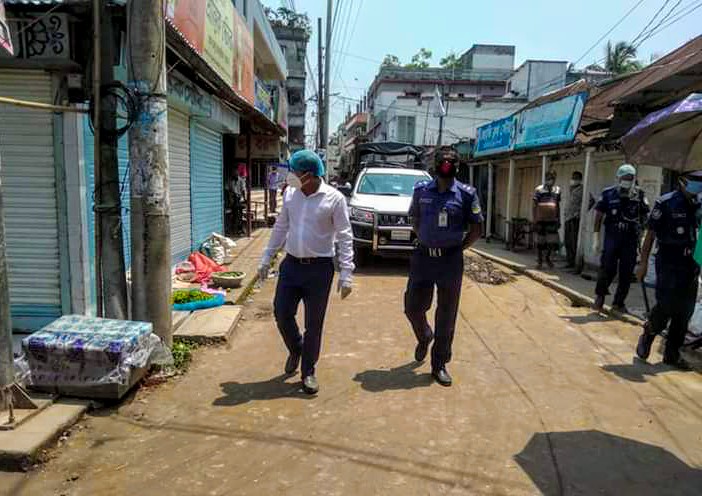 মুক্তাগাছায় জনসেবায় মোবাইল কোর্ট মুক্তাগাছায় জনসেবায় মোবাইল কোর্ট