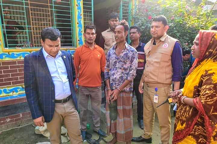 মুক্তাগাছায় চোলাই মদ তৈরি ও সেবনের দায়ে আটক ১ মুক্তাগাছায় চোলাই মদ তৈরি ও সেবনের দায়ে আটক ১