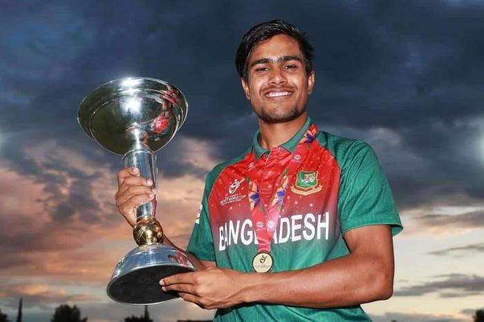 আকবরের মা বললেন- ওর ইচ্ছে পূর্ণ হয়েছে আকবরের মা বললেন- ওর ইচ্ছে পূর্ণ হয়েছে