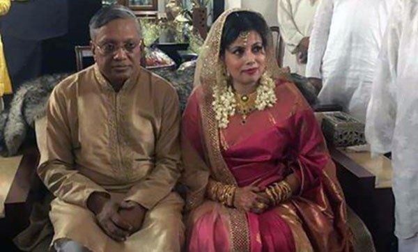 কোটি টাকার গাড়ি, ৩০ লক্ষ টাকা দেনমোহর দিয়ে টুম্পাকে বিয়ে করলেন বাবলু এরশাদের ভাগ্নি টুম্পা বিবাহ পরবর্তী অনুষ্ঠানে বাবলু-টুম্পা
