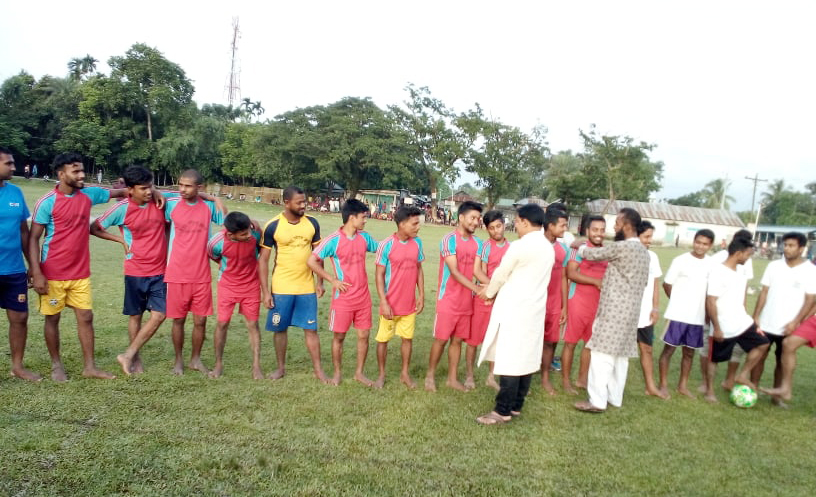 মুক্তাগাছায় ইয়ং স্টার ক্লাবের প্রীতি ফুটবল খেলা মুক্তাগাছায় ইয়ং স্টার ক্লাবের প্রীতি ফুটবল খেলা