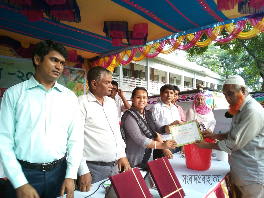 মুক্তাগাছায় ফলদ বৃক্ষমেলা সমাপ্ত মুক্তাগাছায় ফলদ বৃক্ষমেলা সমাপ্ত