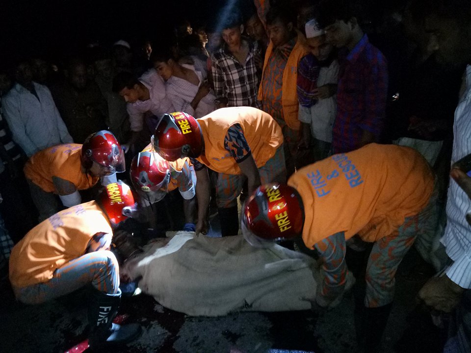 ঈশ্বরগঞ্জে সড়ক দুর্ঘটনায় মোটর সাইকেল আরোহী নিহত সড়ক দুর্ঘটনায় মোটর সাইকেল আরোহী নিহত ঈশ্বরগঞ্জে সড়ক দুর্ঘটনায় মোটর সাইকেল আরোহী নিহত