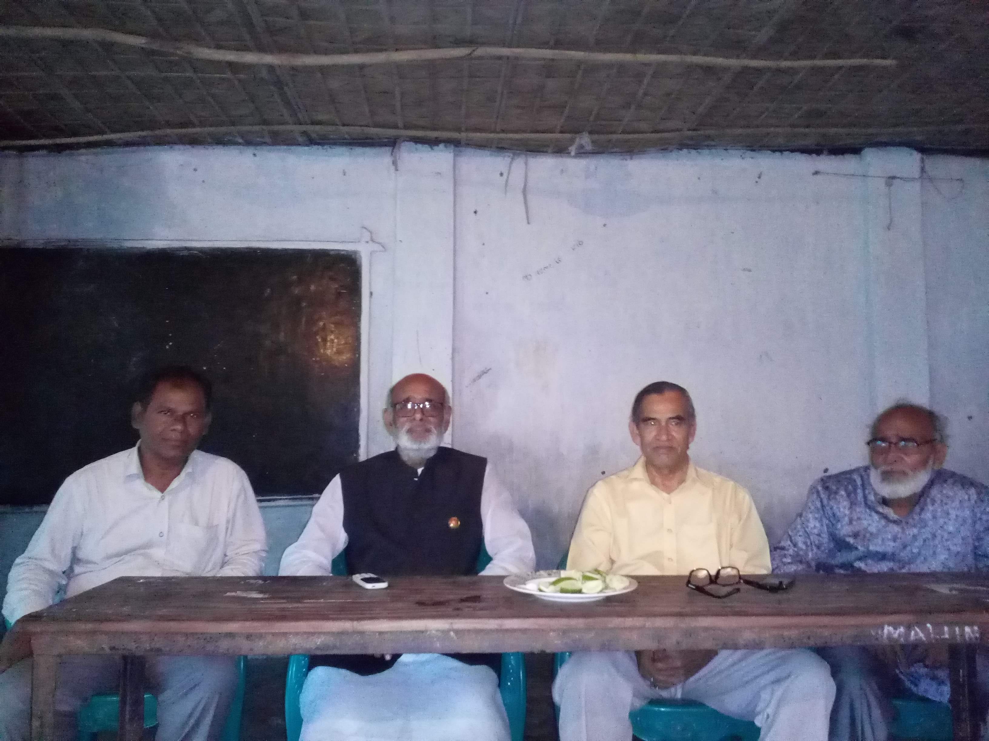 মুক্তাগাছায় নেতা-কর্মী ও সমর্থকের সৌজন্যে ইফতার মুক্তাগাছায় নেতা-কর্মী ও সমর্থকের সৌজন্যে ইফতার