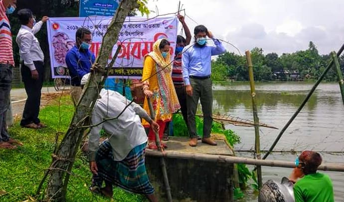 মুক্তাগাছায় বাঘাজানা নদীতে পোনা অবমুক্তি মুক্তাগাছায় বাঘাজানা নদীতে পোনা অবমুক্তি